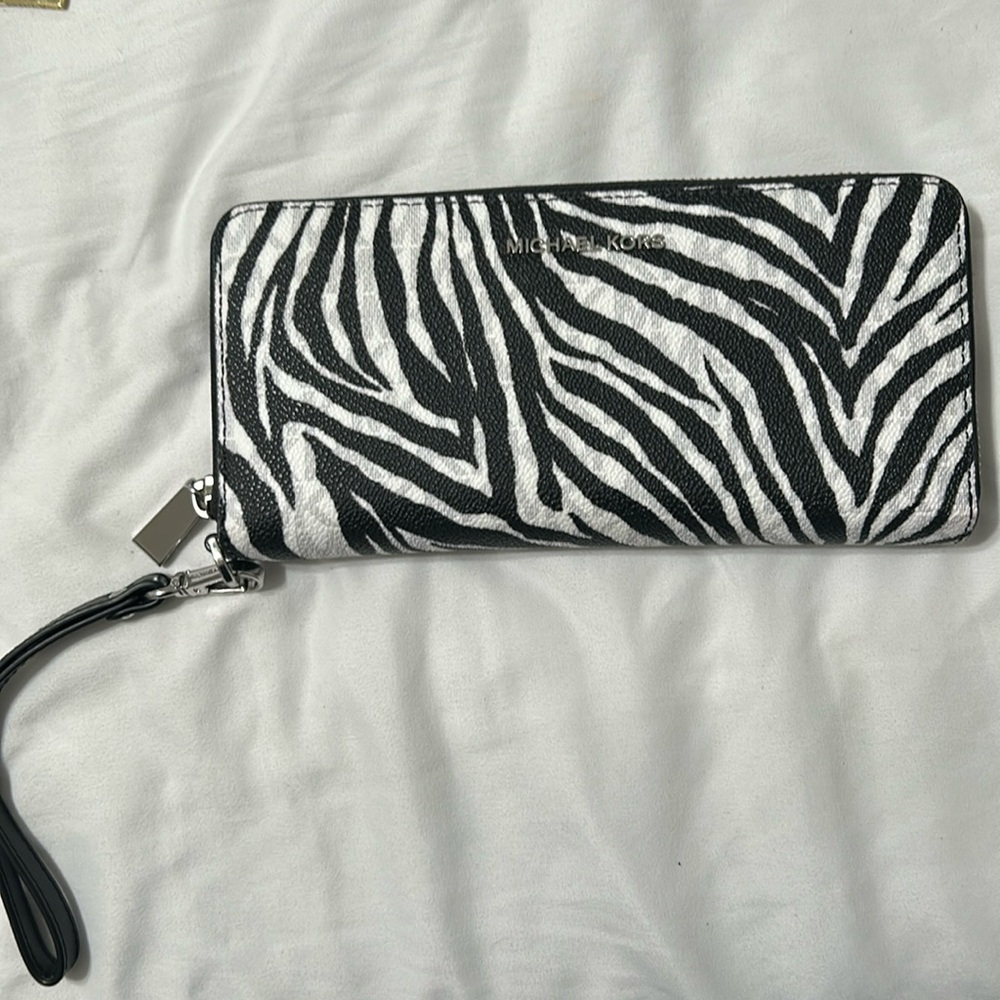 Michael kors wallet